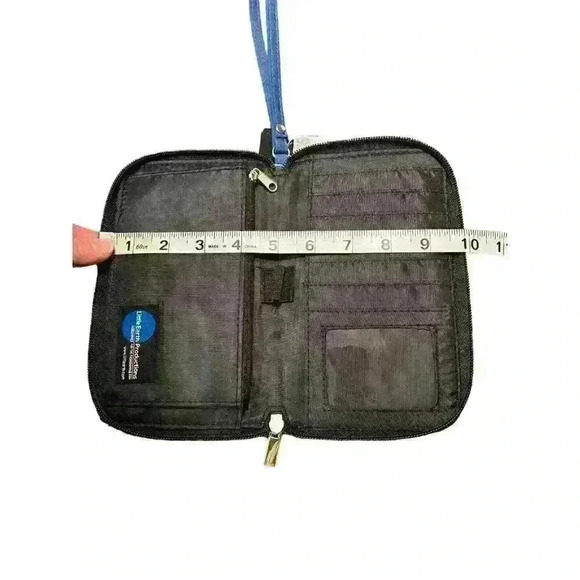 NWT New York Giants Curve Zip Organizer Wallet Wristlet NFL - Picture 9 of 15